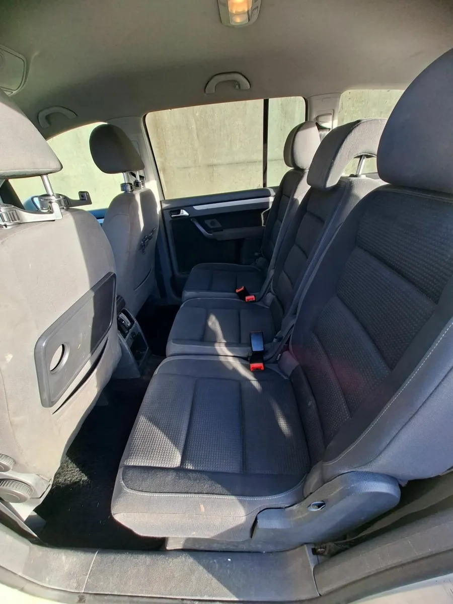 Volkswagen Touran 2010 - Image 3