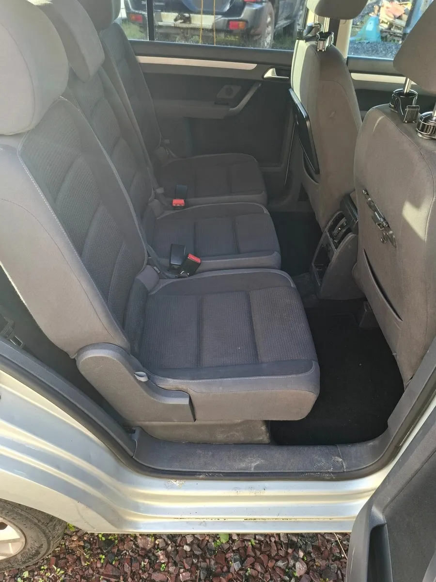 Volkswagen Touran 2010 - Image 4