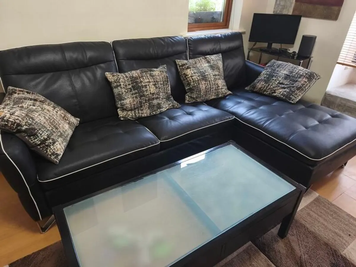 Leather sofa - Image 2