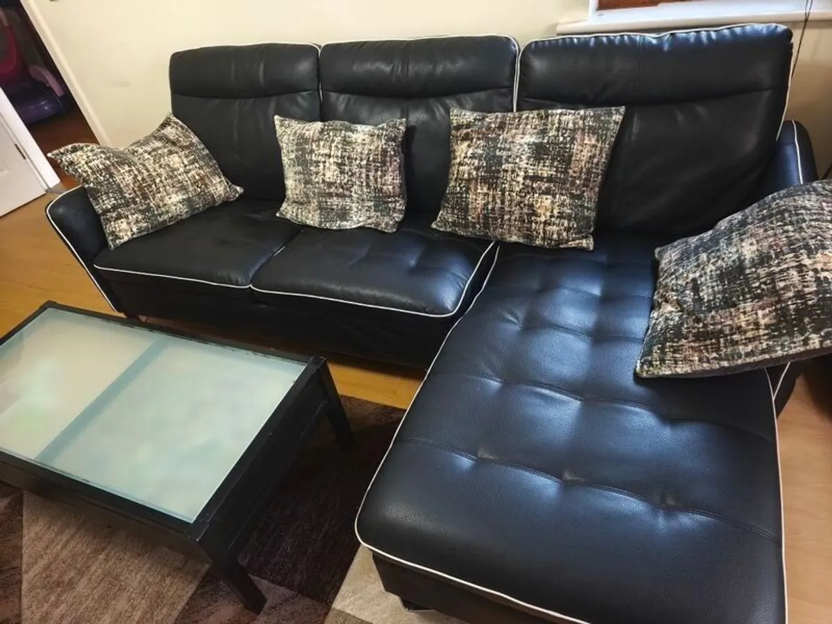 Leather sofa - Image 3