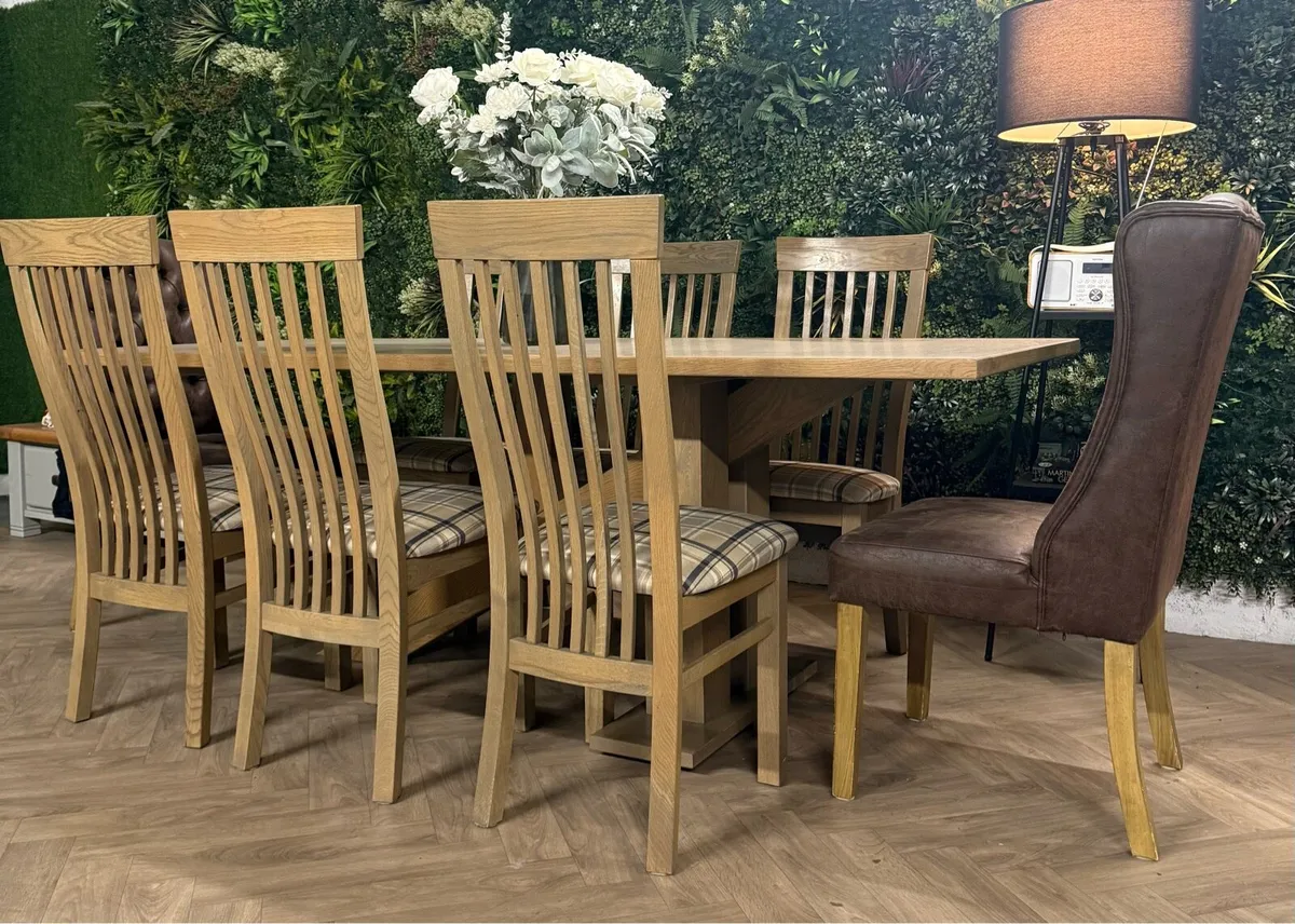 Oak kitchen table & 8 chairs/dining set - Image 1