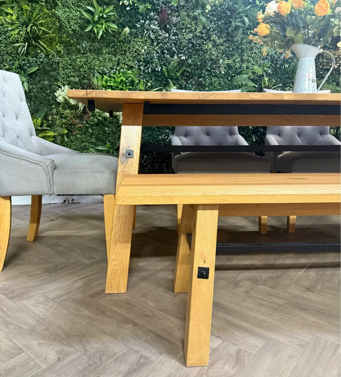 Oak kitchen table, 4 chairs & bench/dining set - Image 4