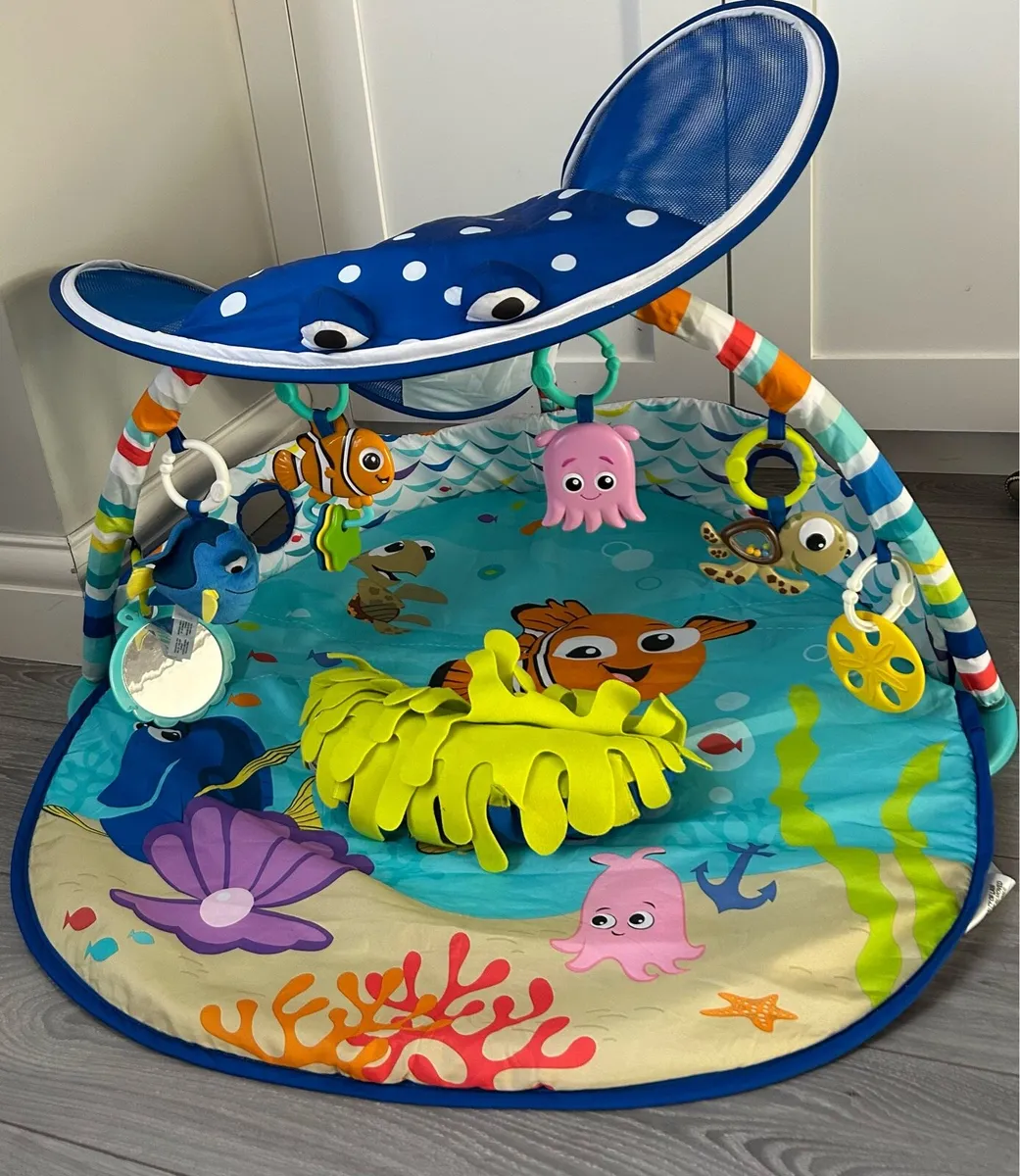 Disney finding Nemo light up play gym - Image 1