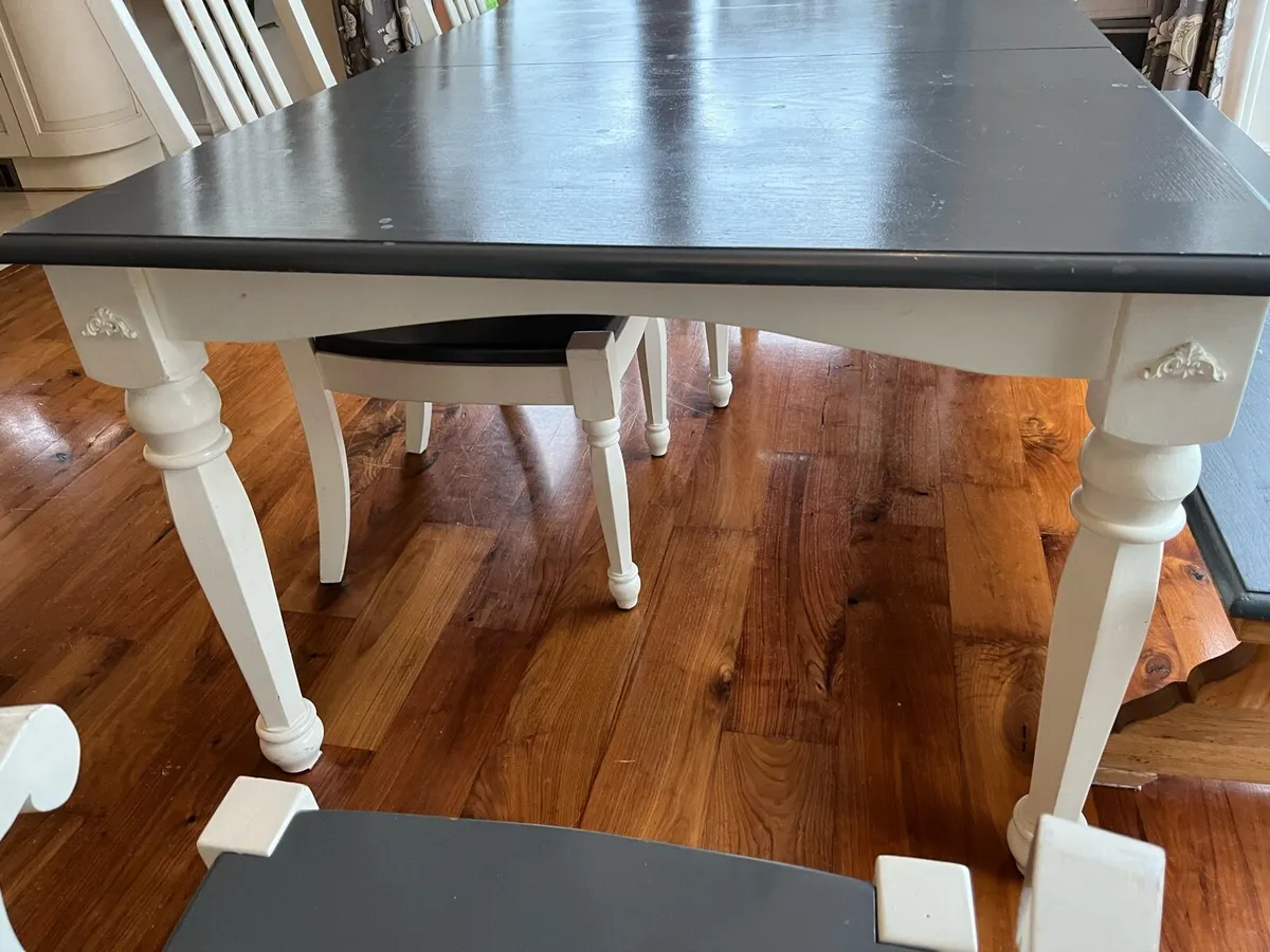 Dining table, chairs and bench seat - Image 3