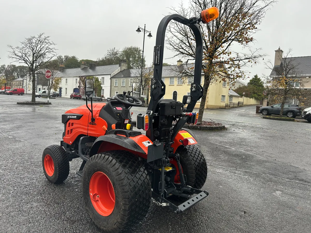 New Avenger 26 HST Compact Tractor - Image 4