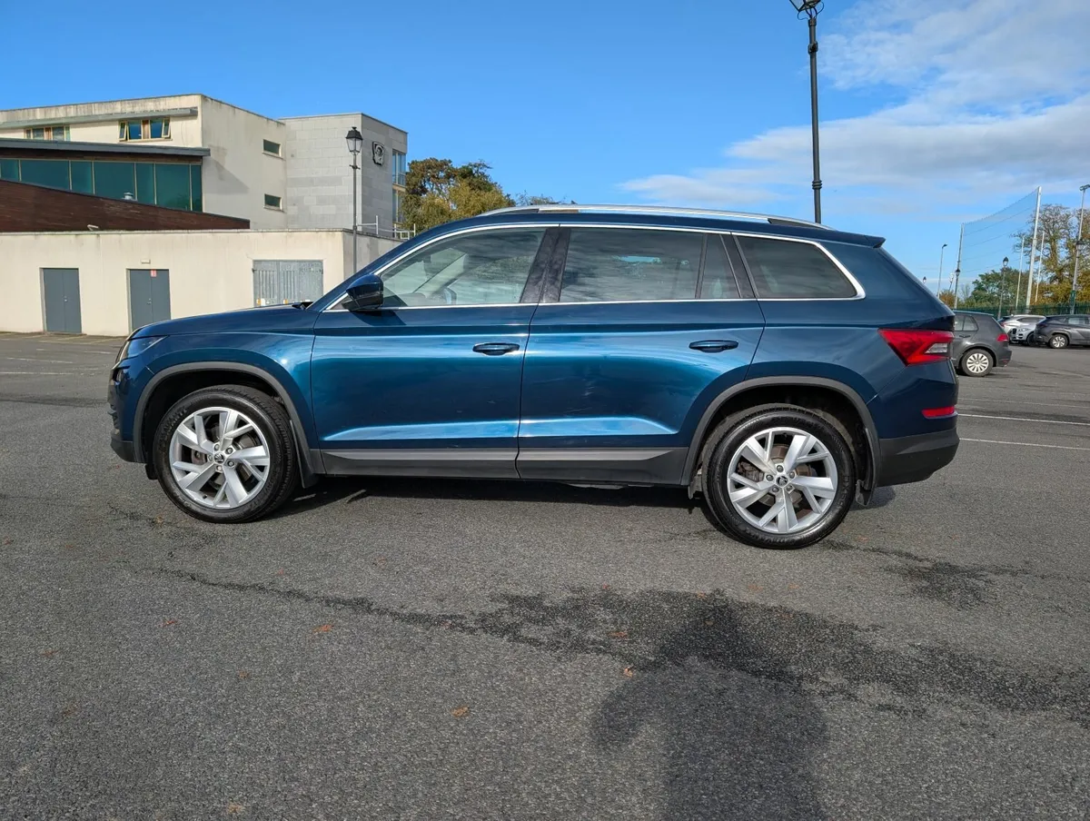 SKODA KODIAQ STYLE AUTOMATIC 7 SEATER - Image 3