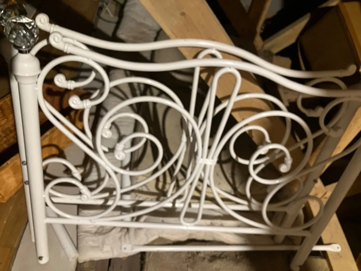 White Single bed - Image 1