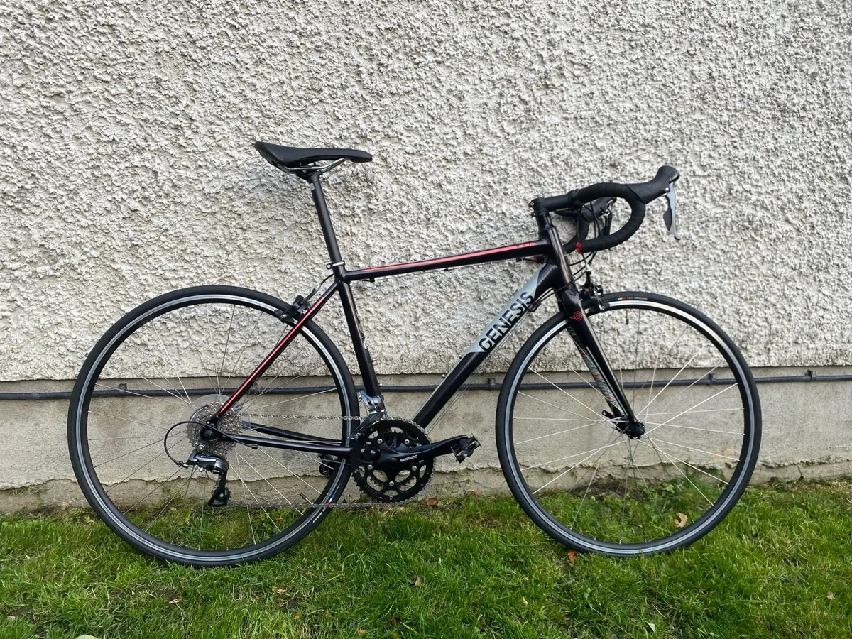 Genesis Delta 10 Road Bike Shimano Claris Groupset - Image 1
