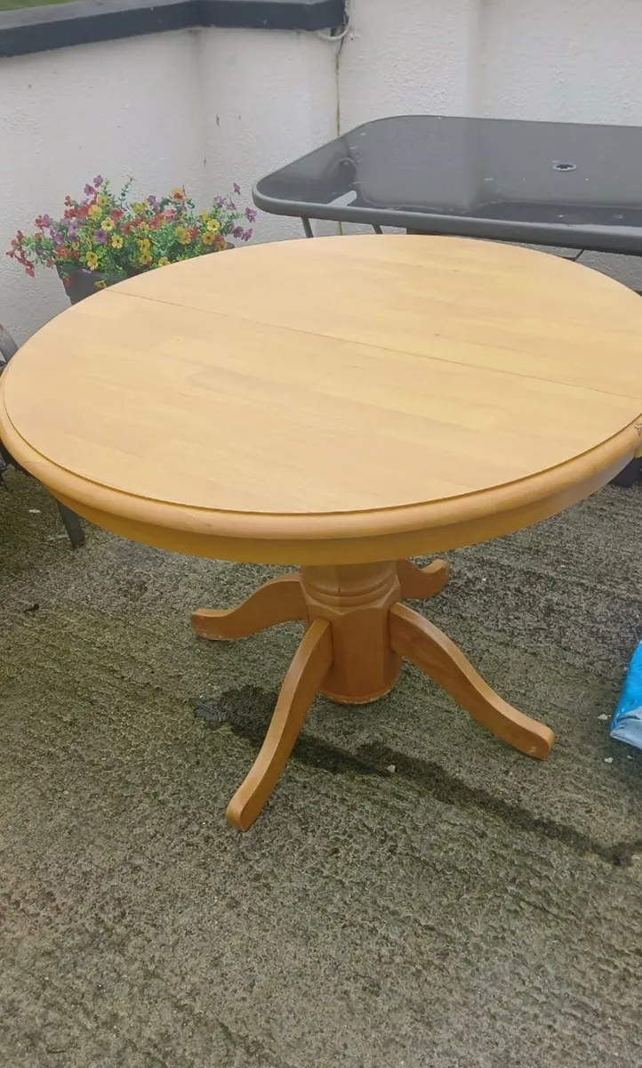 Kitchen table - Image 1