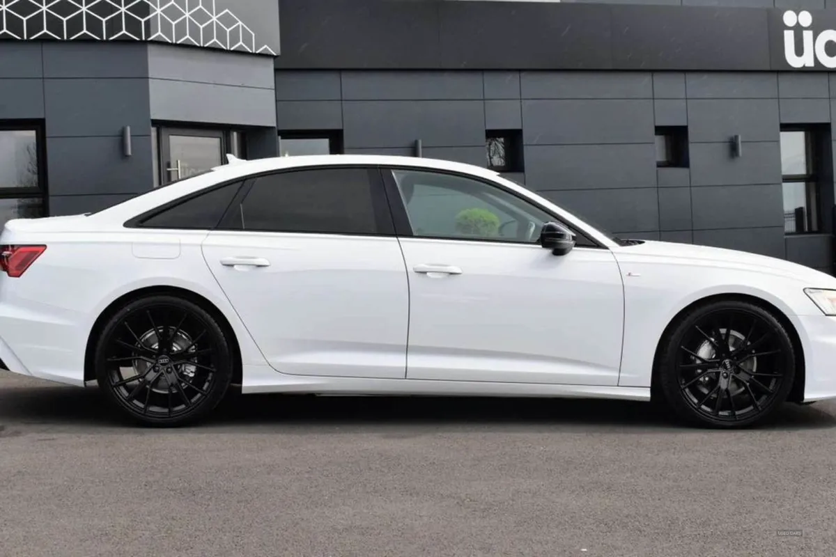 Audi A6 2.0 A6 Black Edition 40 TDI Quattro Semi- - Image 4
