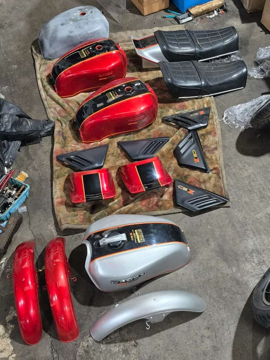 All selection of cbx 1000 parts - Image 1