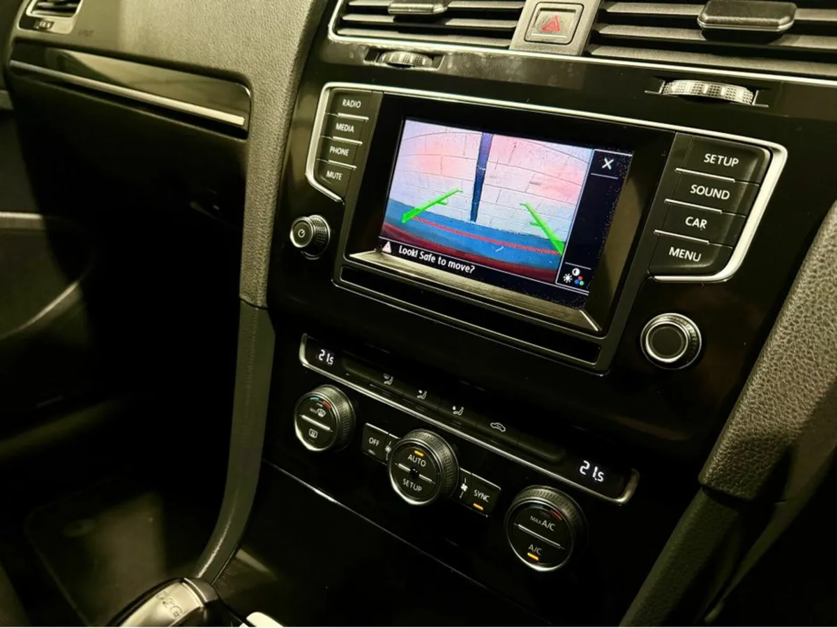 Volkswagen Golf 1.4 5DR AUTO - Image 4