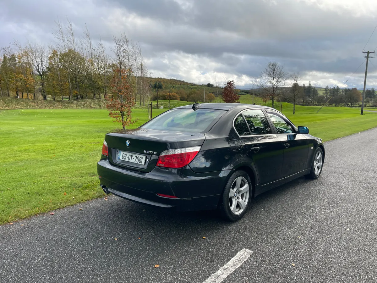 BMW 5-Series 2009 - Image 3