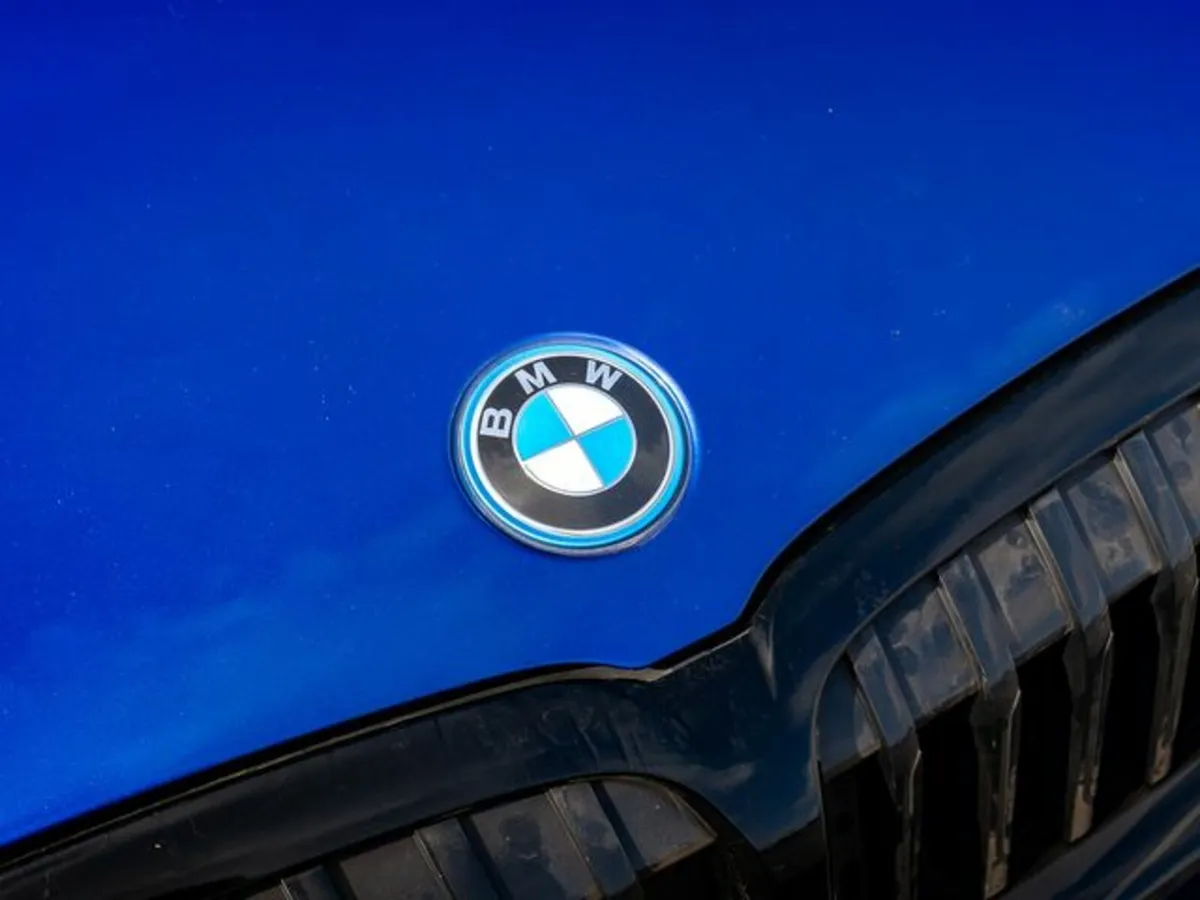 BMW 3-Series 330E M SPORT - Image 4