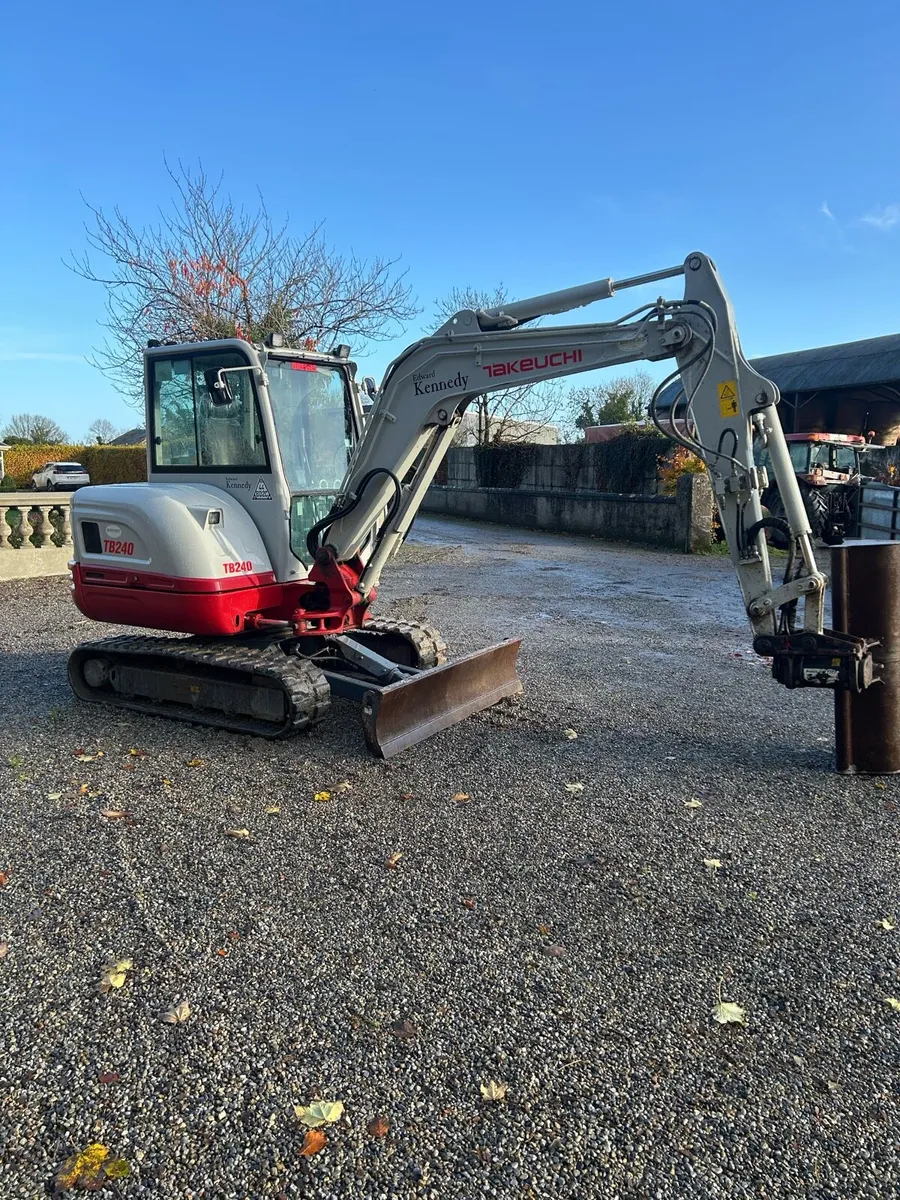 Takeuchi Tb240 - Image 2