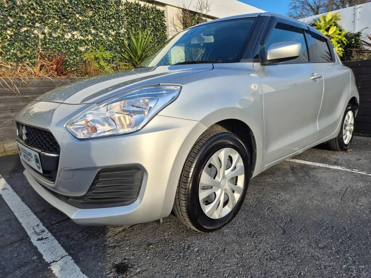 Suzuki Swift 1.25 PETROL AUTO / LOW MILEAGE / TAX - Image 3
