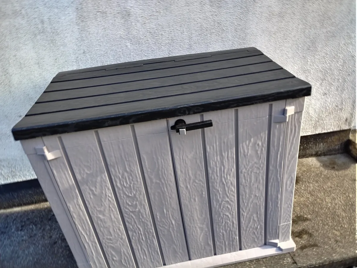 Outdoor Hard Plastic Garden Storage Shed €100 - Image 1