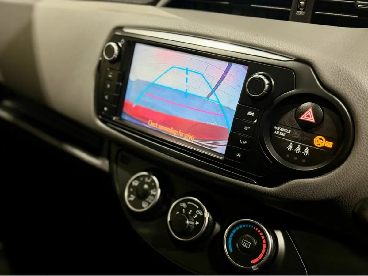 Toyota Yaris 1.0 LUNA MC 4DR - Image 3