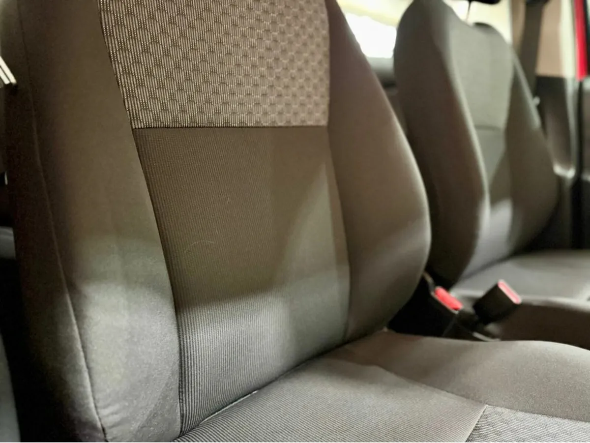 Toyota Yaris 1.0 LUNA MC 4DR - Image 4