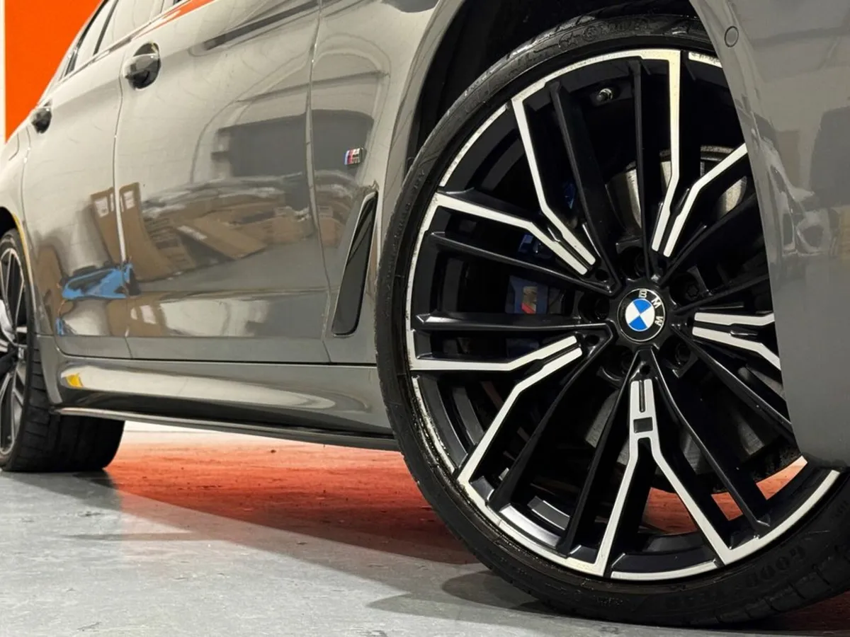 BMW 5-Series E G30 M Sport 4DR Auto - Image 4