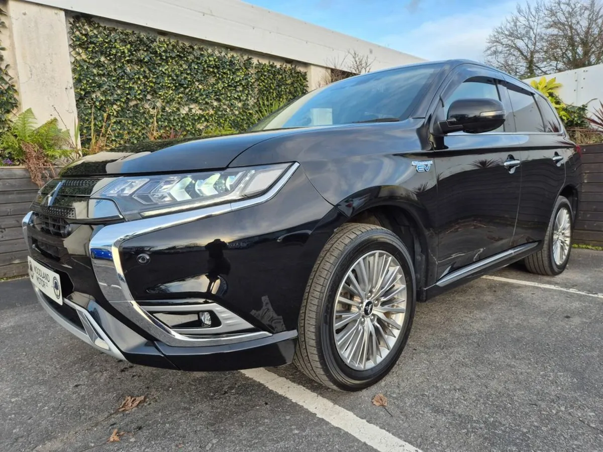 Mitsubishi Outlander 2.5 PHEV / INTENSE SAFETY PAC - Image 3