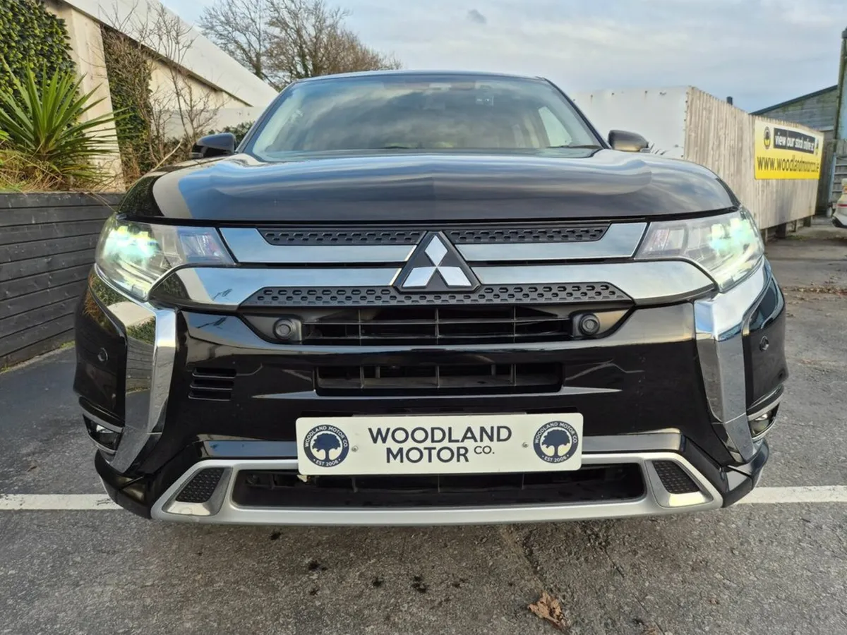 Mitsubishi Outlander 2.5 PHEV / INTENSE SAFETY PAC - Image 4