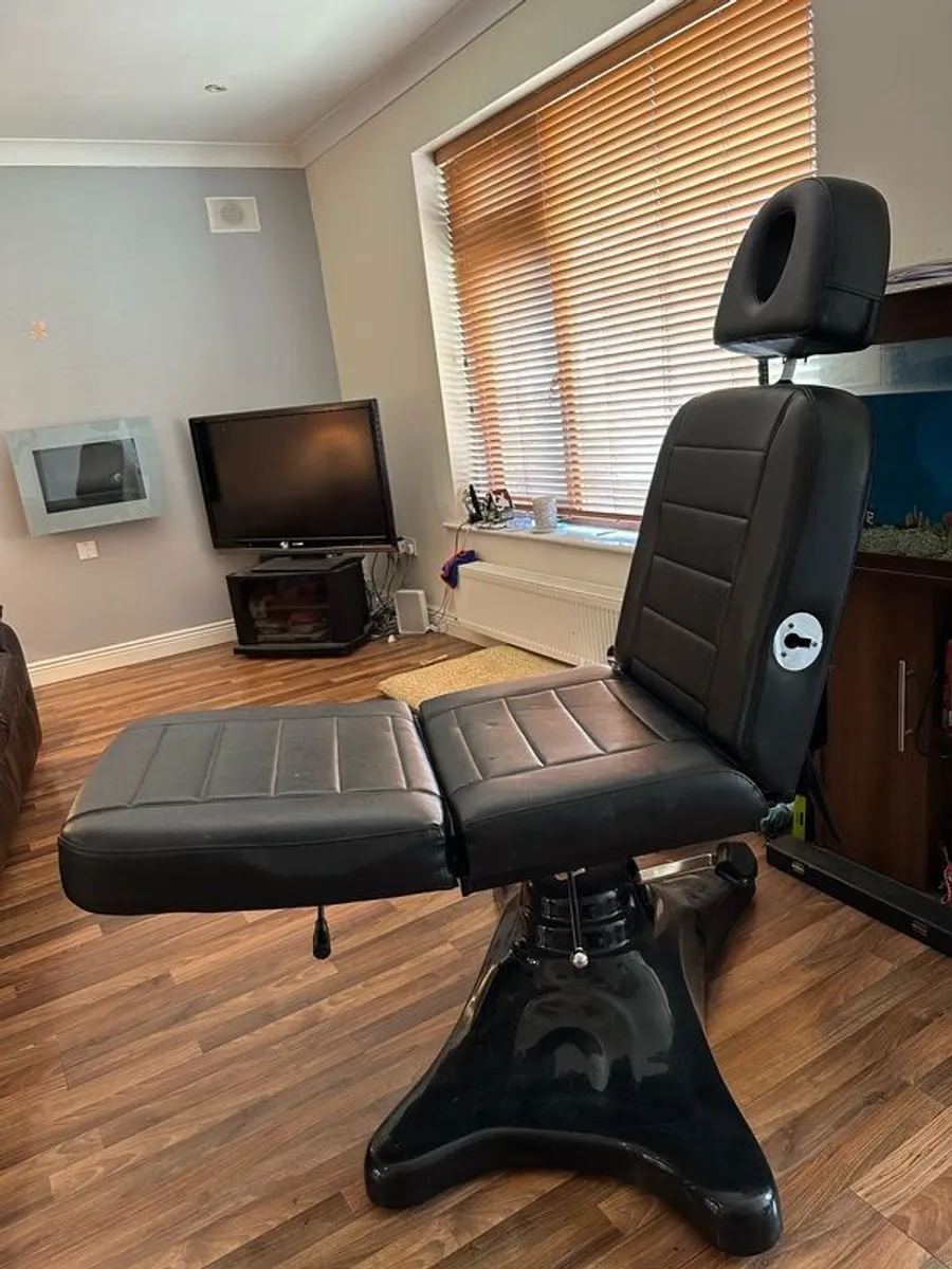 Beauty salon leather chair - Image 2