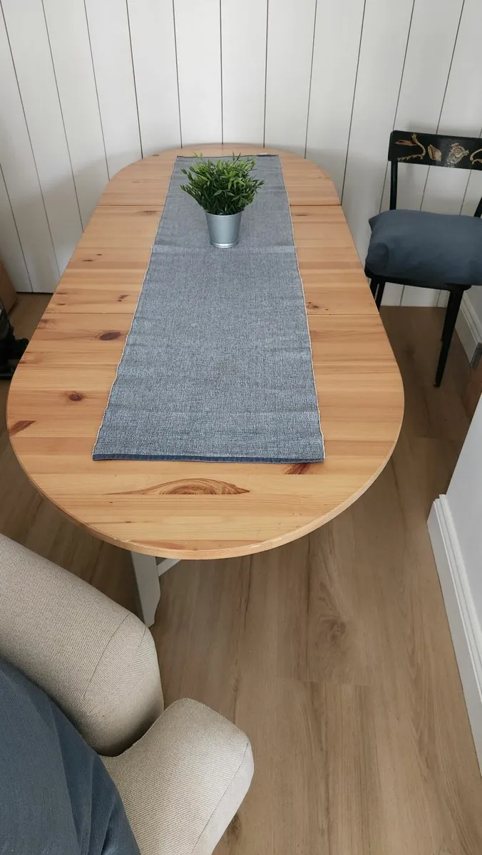 Dining table - Image 3