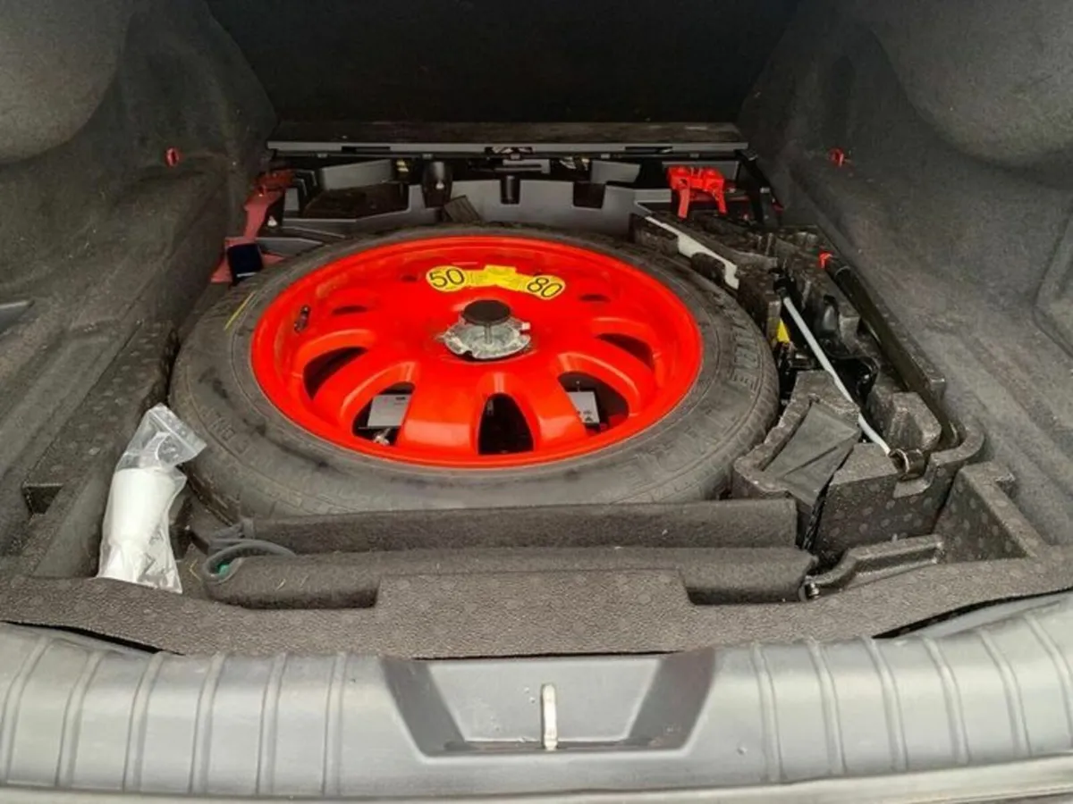 Jaguar XF 2017 - Image 3