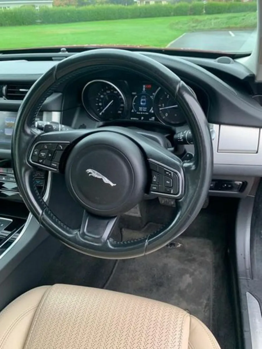 Jaguar XF 2017 - Image 4