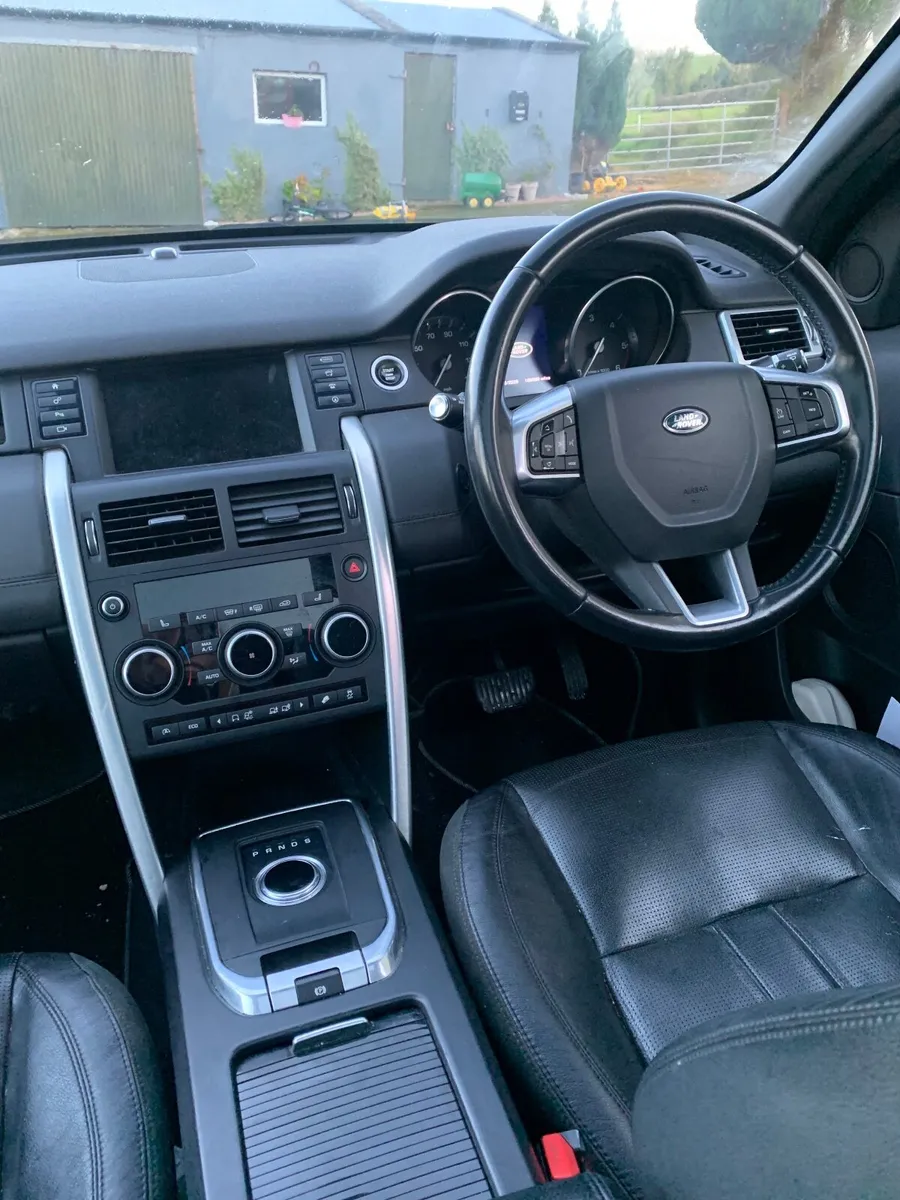 Land Rover Discovery Sport 2016 - Image 2