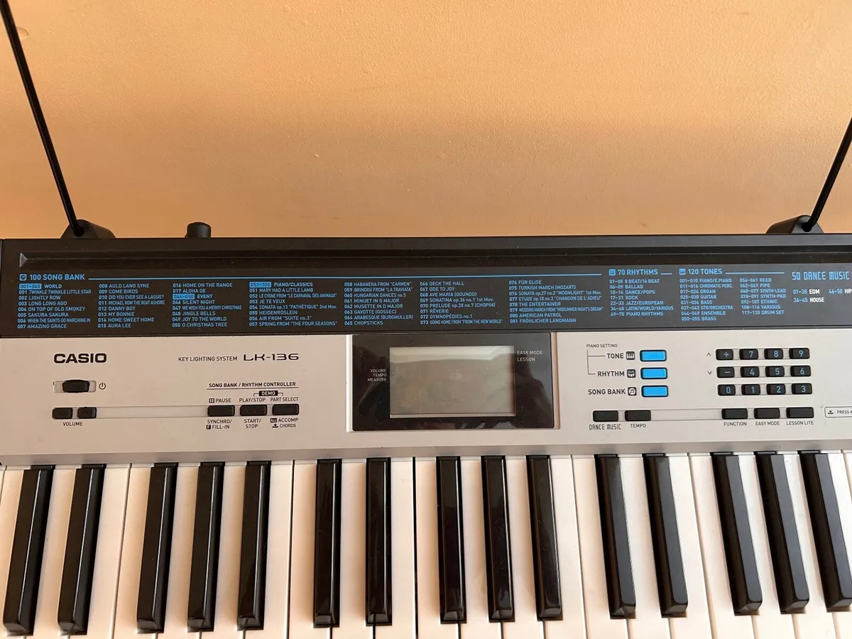 Casio LK 136 Portable Keylighting Keyboard & stand - Image 4