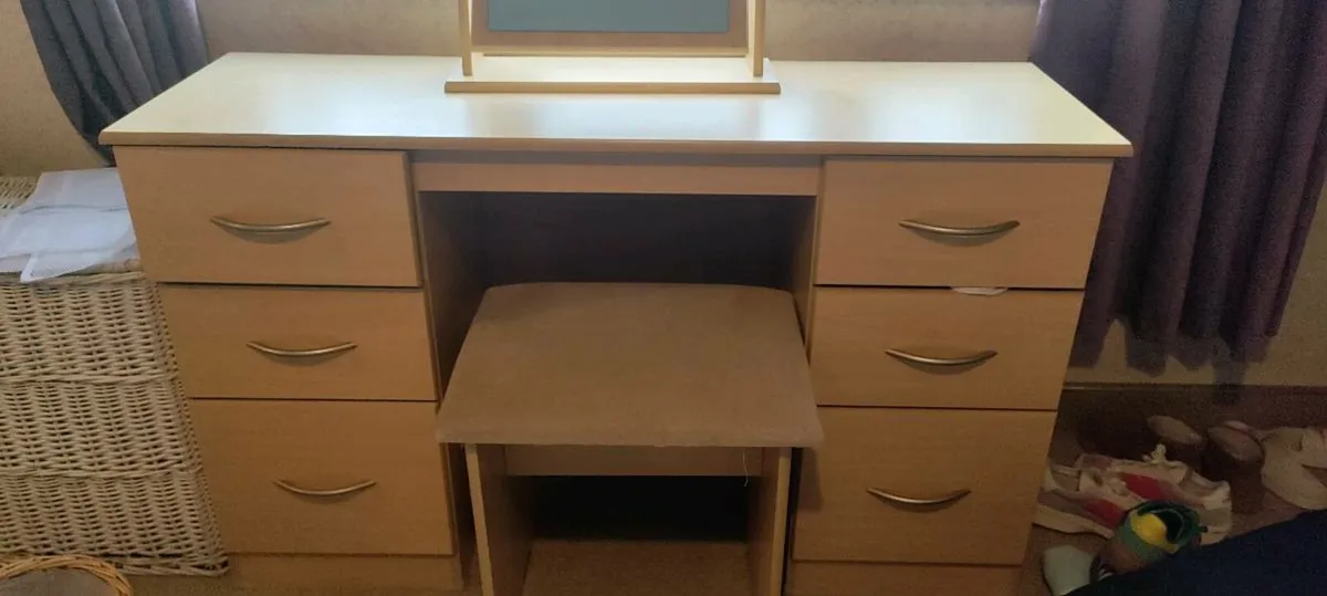 Dressing table with stool - Image 1