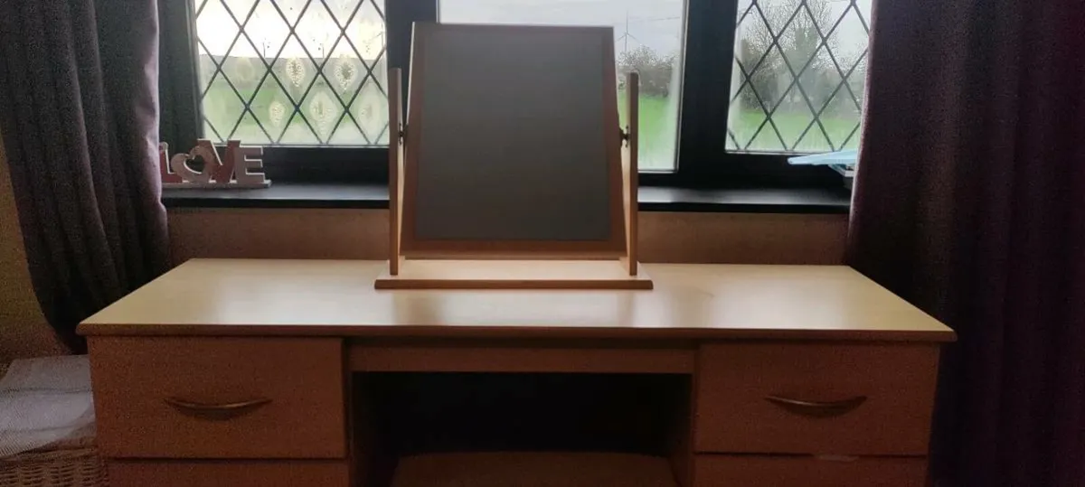 Dressing table with stool - Image 4
