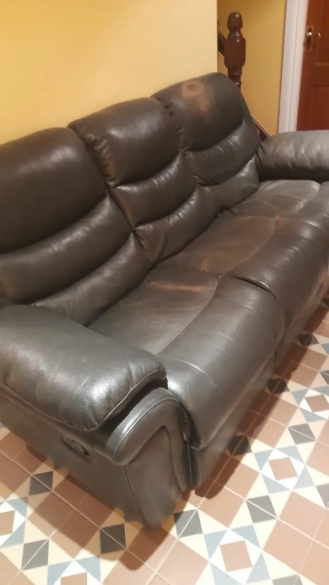 3 seater black recliner sofa - Image 4