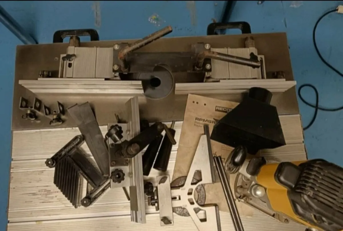 Record Router Table And DeWalt Router - Image 4