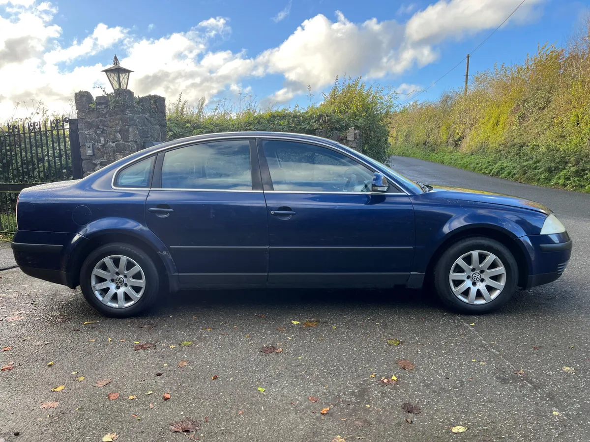 Volkswagen Passat 1.9 TDI 100bhp Trendline - Image 3