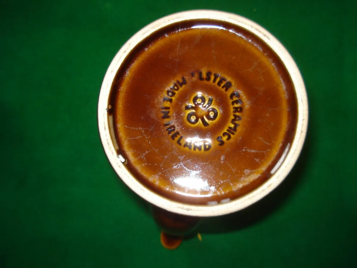 ULSTER CERAMICS GLAZED BROWN TEA POT. - Image 2