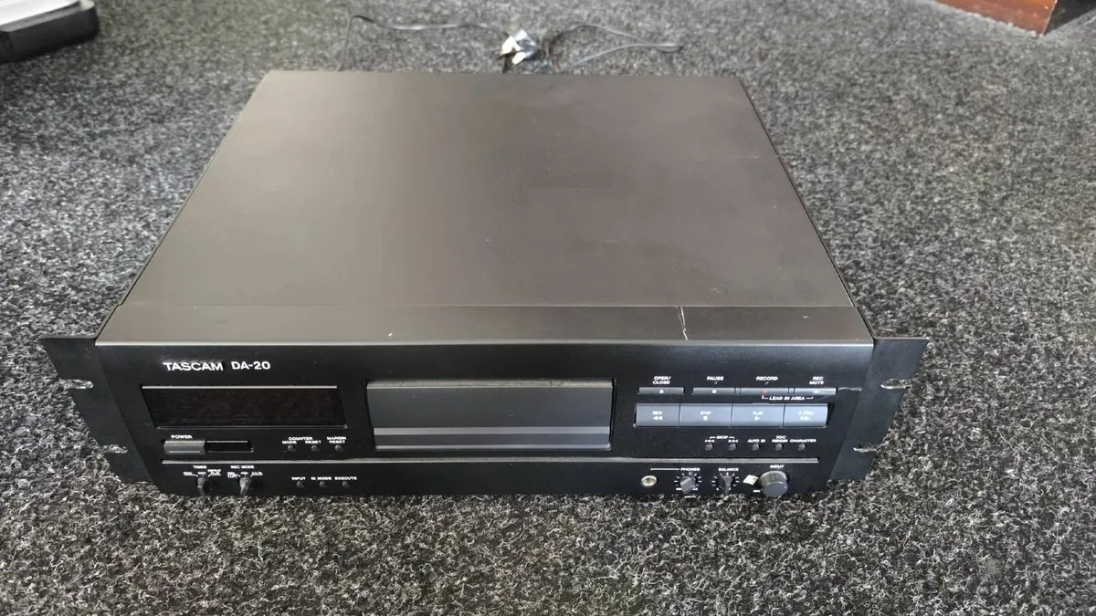 Tascam DA-20 - Image 2