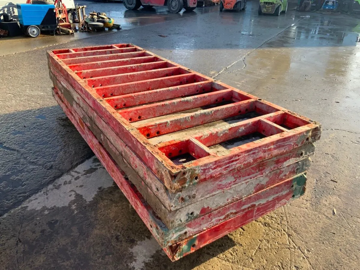 3.3mts x 1.25mts PERI TRIO SHUTTERING PANS...1070. - Image 4