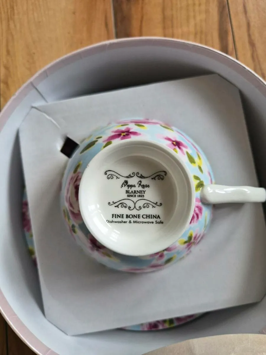 Fine bone china set - Image 2