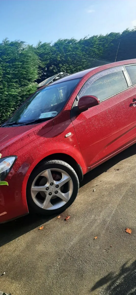 Kia Ceed 2010 - Image 1