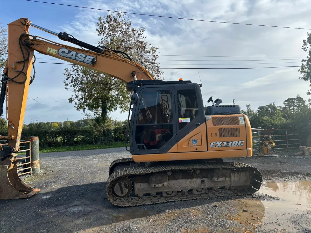 Case 130C excavator - Image 1
