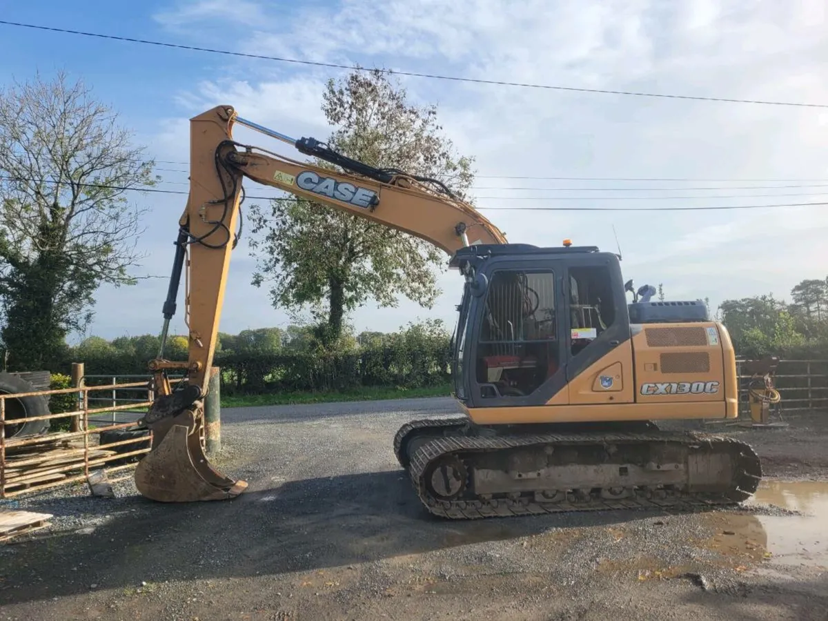 Case 130C excavator - Image 2