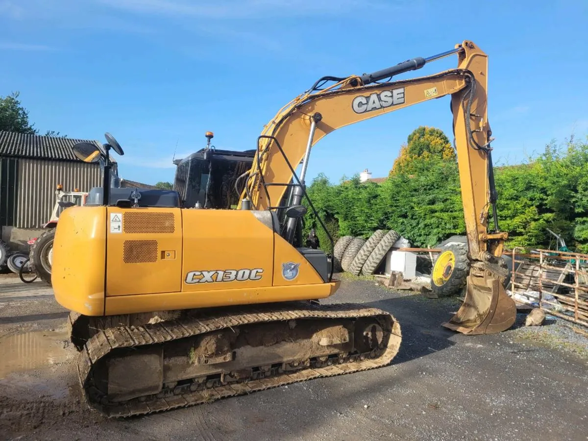 Case 130C excavator - Image 3