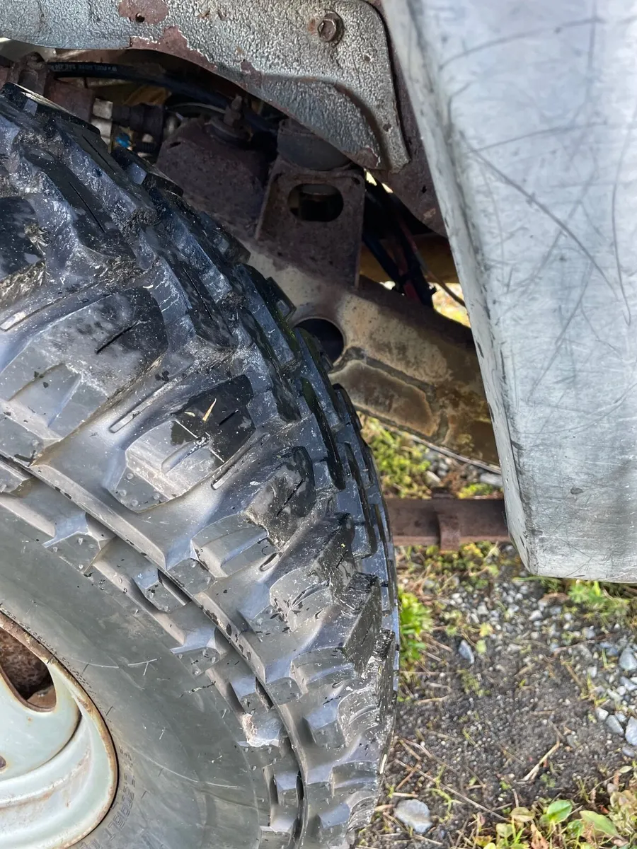 Daihatsu Rocky / sportrak - Image 2