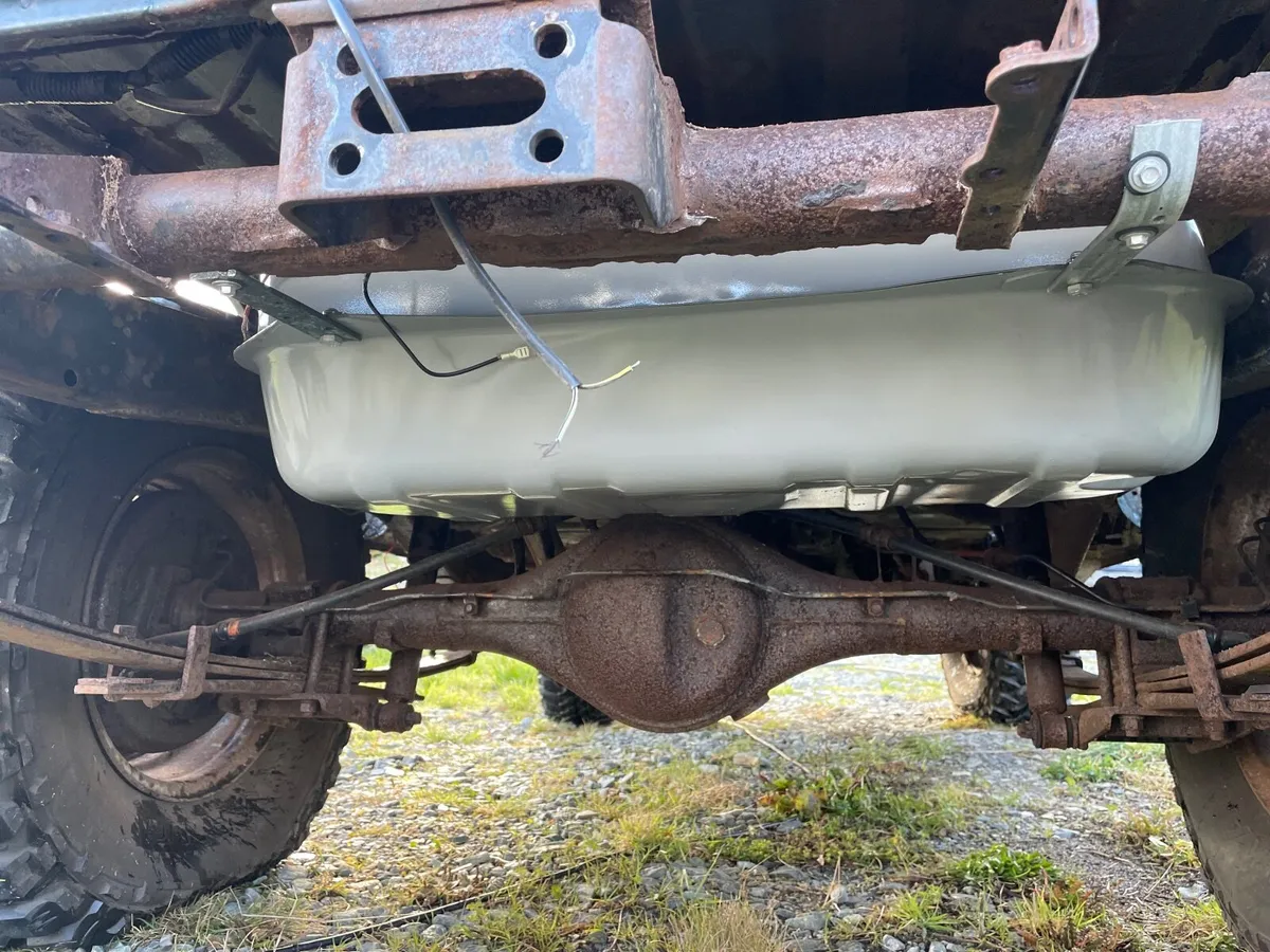 Daihatsu Rocky / sportrak - Image 3