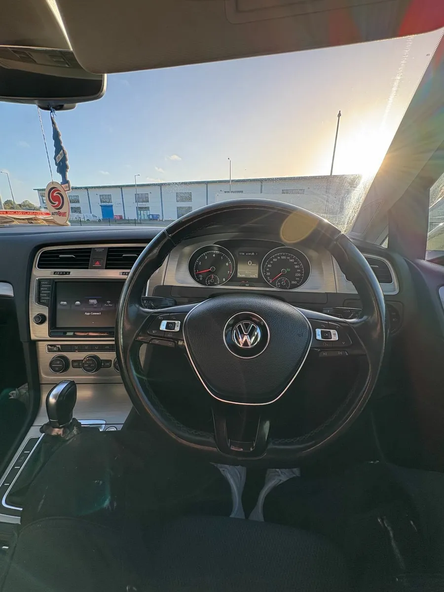 Volkswagen Golf 2017 - Image 2