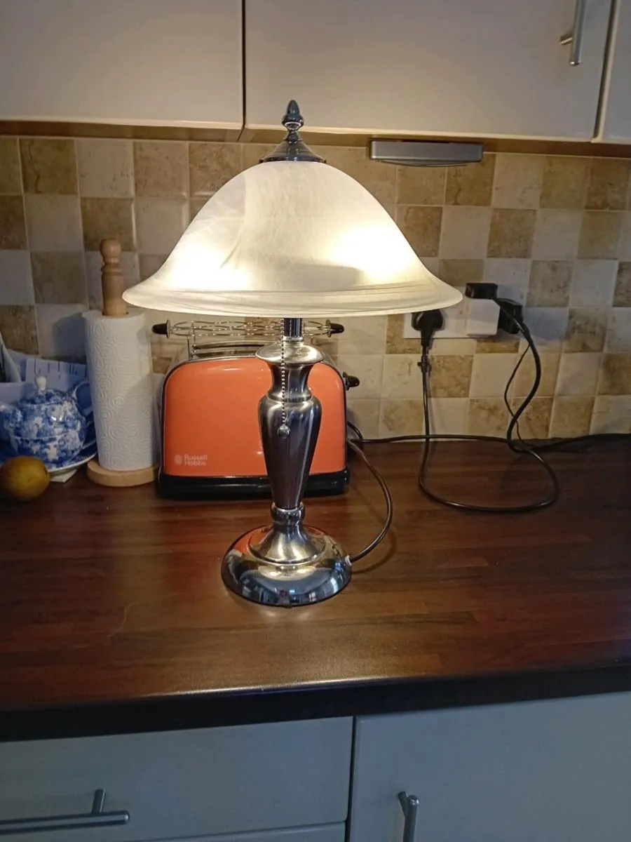 TABLE LAMP ELECTRIC - Image 1