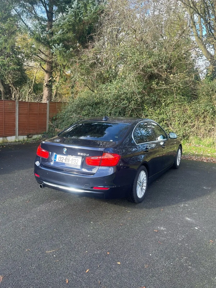 BMW 320D Automatic Luxury trim - Image 2